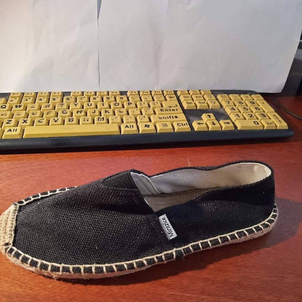 Mintzice Solid Comfortable Slip On Canvas Espadri… - image 4